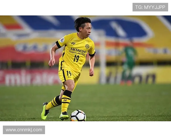 湘超联赛激战正酣 本土球队争夺冠军宝座 足球迷热情高涨场面火爆