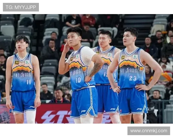 新疆男篮与同曦男篮激战正酣谁能在CBA赛场上笑到最后